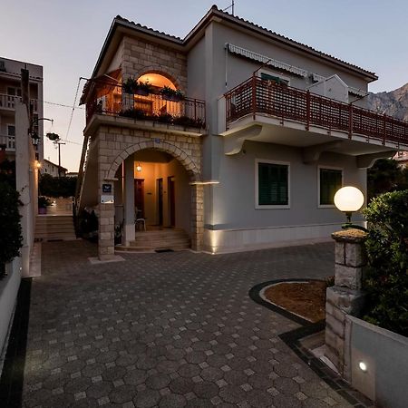 Apartments Carmen Makarska Exterior photo