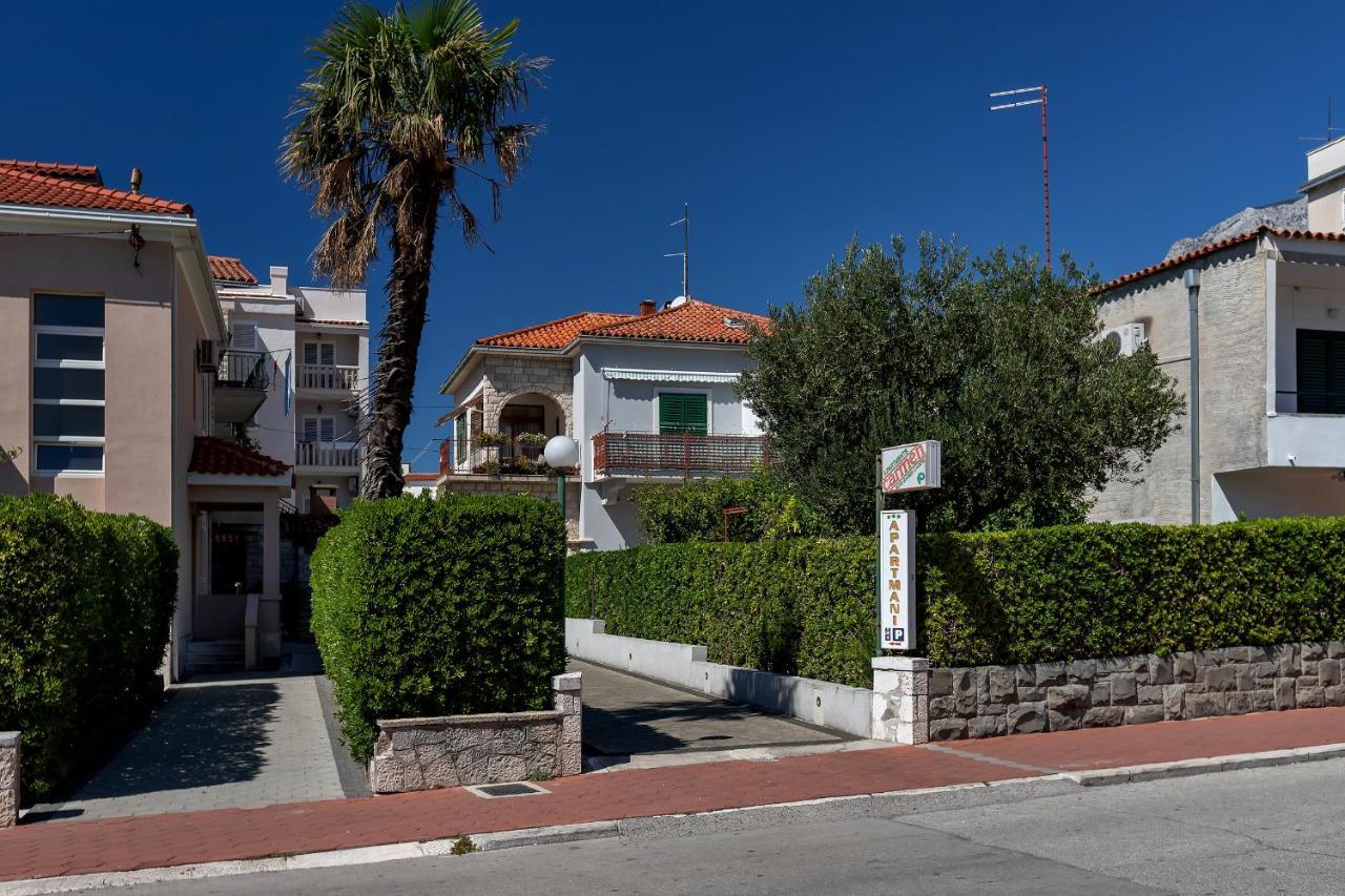 Apartments Carmen Makarska Exterior photo