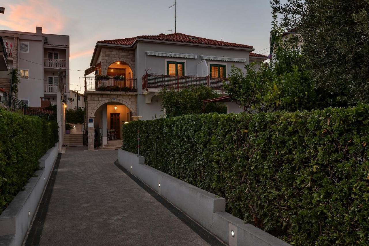 Apartments Carmen Makarska Exterior photo