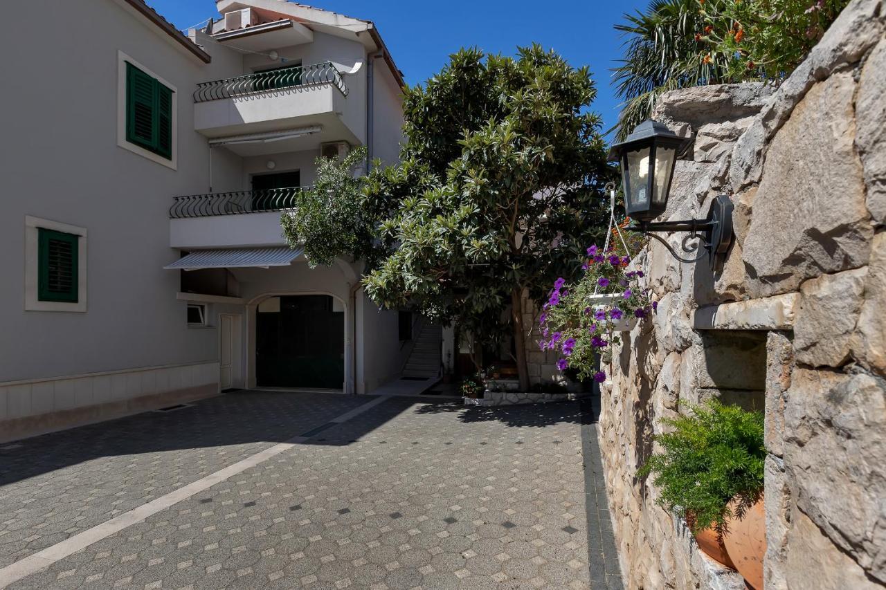 Apartments Carmen Makarska Exterior photo