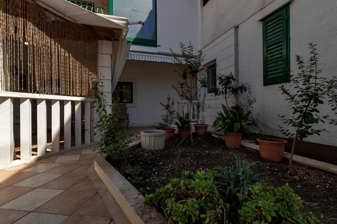 Apartments Carmen Makarska Exterior photo