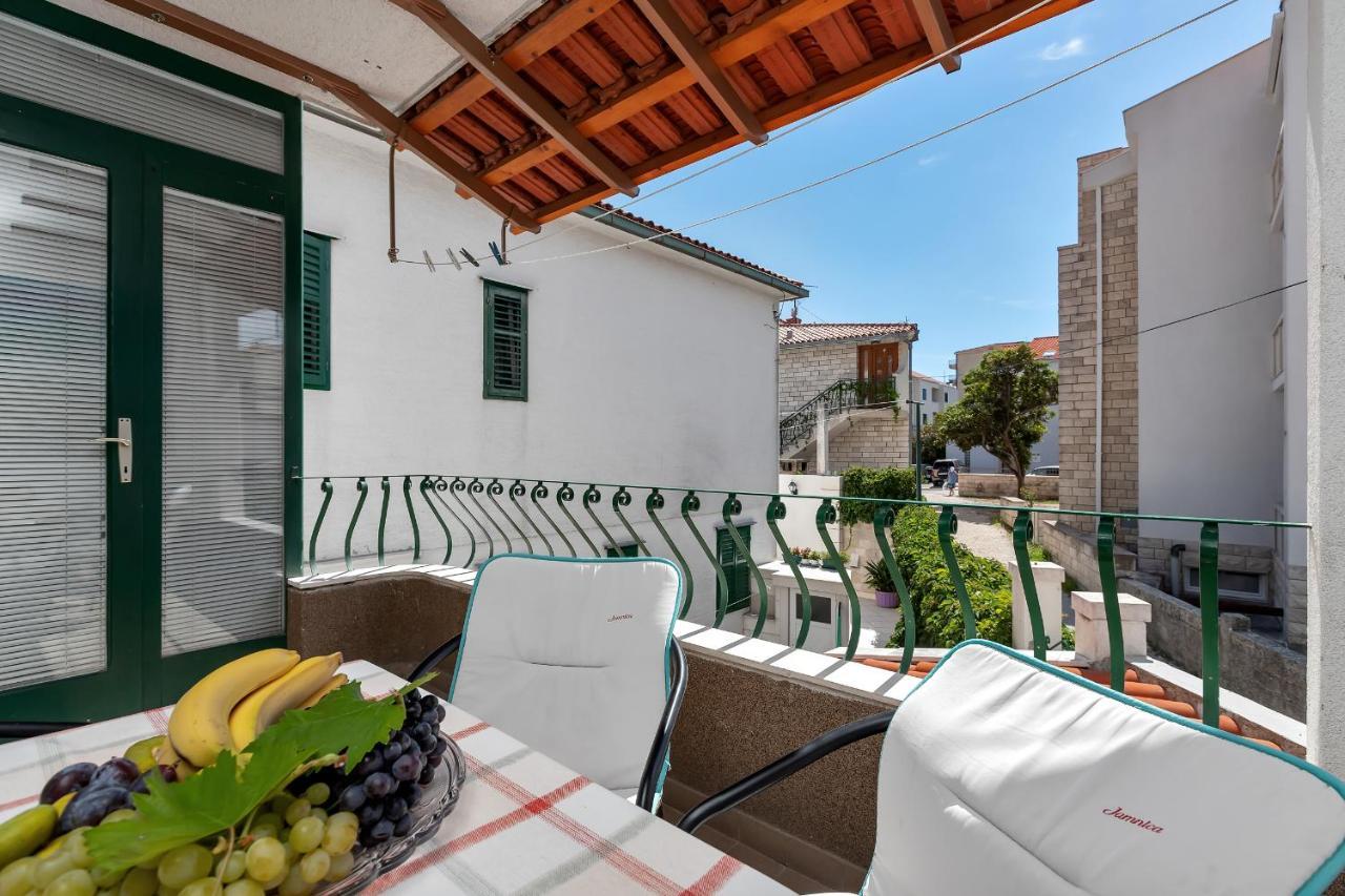 Apartments Carmen Makarska Exterior photo
