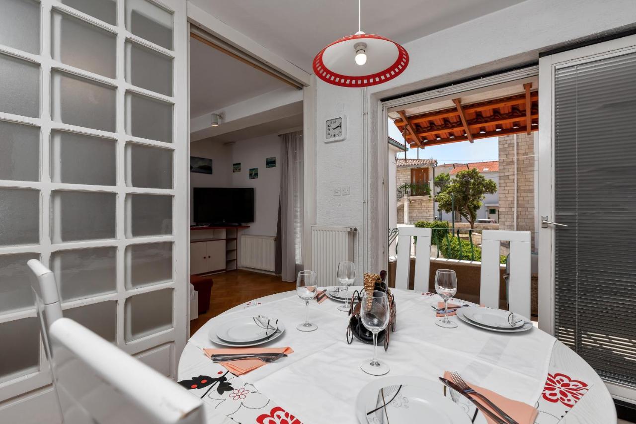 Apartments Carmen Makarska Exterior photo